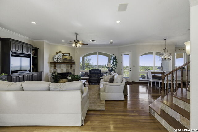 Image 7 of 49 For 436 Paradise Point