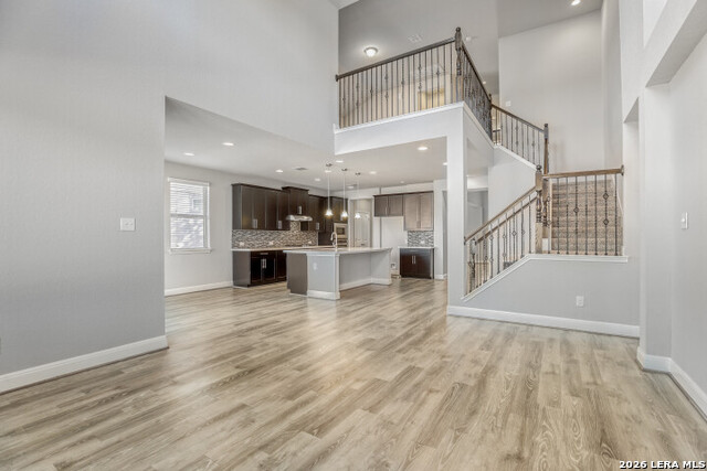 Image 3 of 25 For 13930 Tribeca