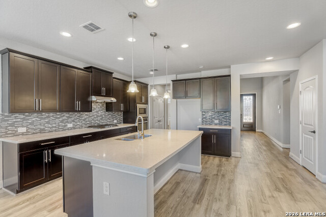 Image 8 of 25 For 13930 Tribeca