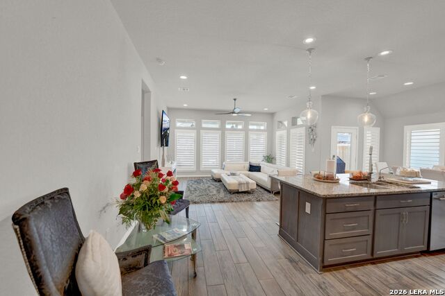 Image 12 of 37 For 14618 Hallows