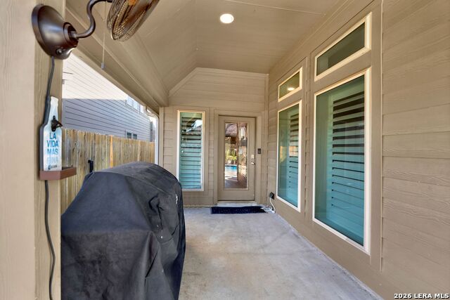 Image 32 of 37 For 14618 Hallows