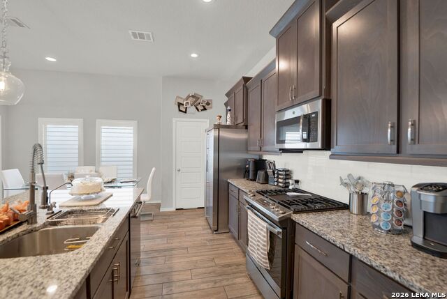 Image 7 of 37 For 14618 Hallows