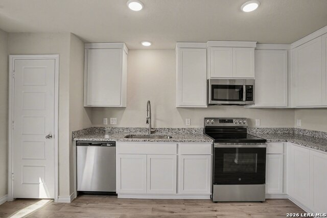 Image 11 of 27 For 310 W Evergreen St #107