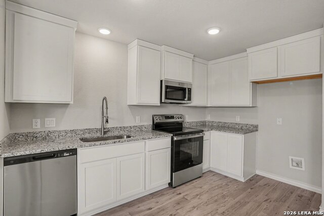 Image 12 of 27 For 310 W Evergreen St #107