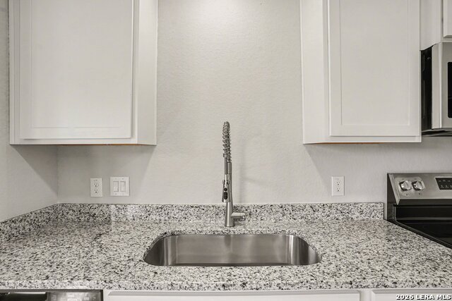 Image 14 of 27 For 310 W Evergreen St #107