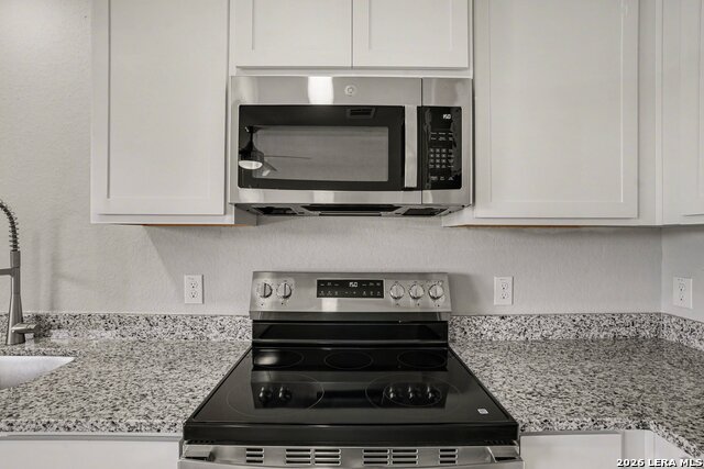 Image 15 of 27 For 310 W Evergreen St #107