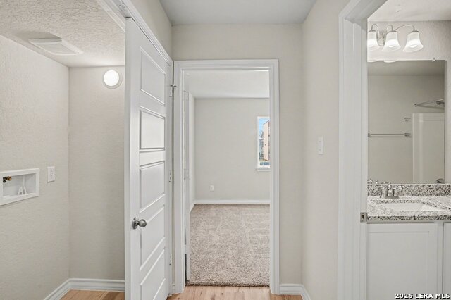 Image 18 of 27 For 310 W Evergreen St #107