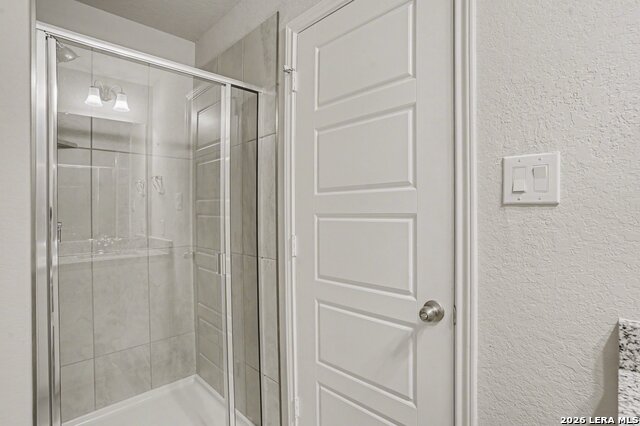 Image 25 of 27 For 310 W Evergreen St #107