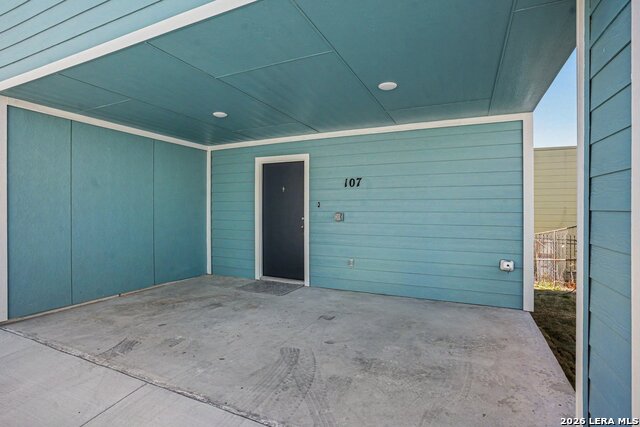 Image 3 of 27 For 310 W Evergreen St #107