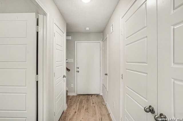 Image 5 of 27 For 310 W Evergreen St #107