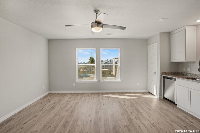 Image 7 of 27 For 310 W Evergreen St #107