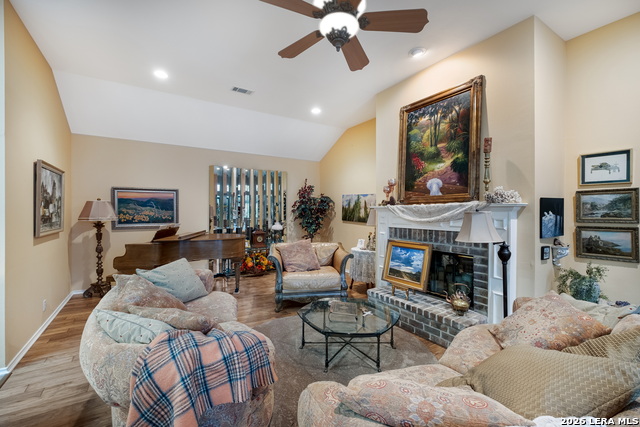 Image 10 of 32 For 18710 Rogers Pass