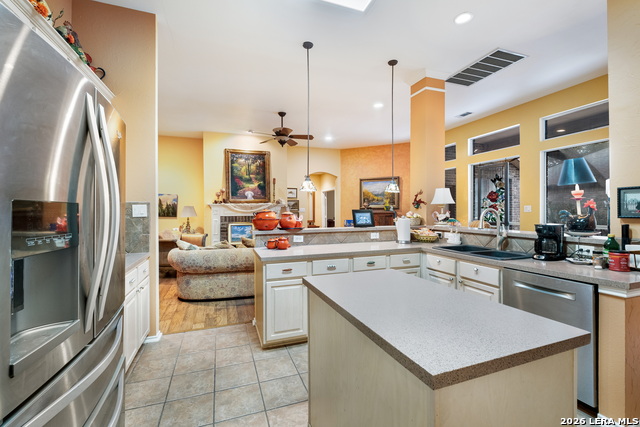 Image 14 of 32 For 18710 Rogers Pass