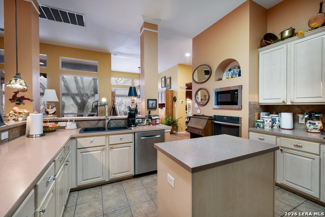 Image 15 of 32 For 18710 Rogers Pass