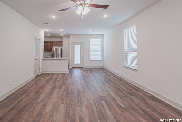 Image 8 of 34 For 7411 Gramercy Way  101