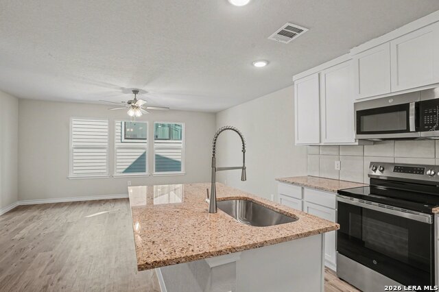 Image 15 of 35 For 310 W Evergreen St #120