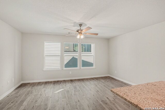 Image 16 of 35 For 310 W Evergreen St #120