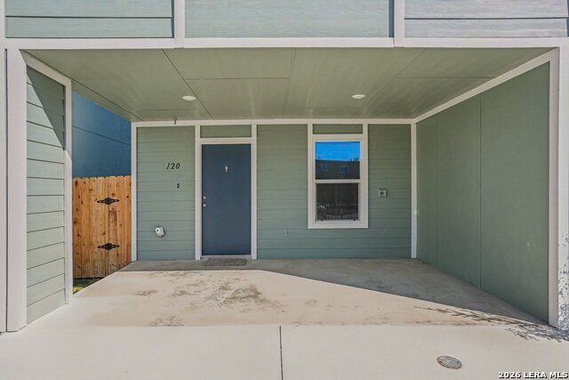 Image 2 of 35 For 310 W Evergreen St #120