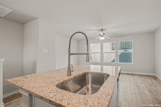 Image 20 of 35 For 310 W Evergreen St #120