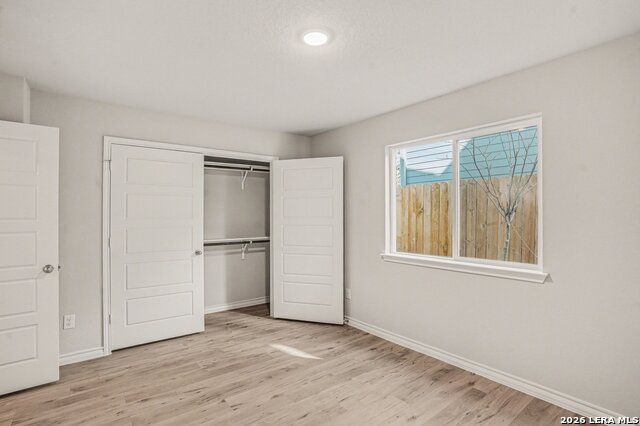 Image 30 of 35 For 310 W Evergreen St #120