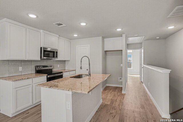 Image 8 of 35 For 310 W Evergreen St #120