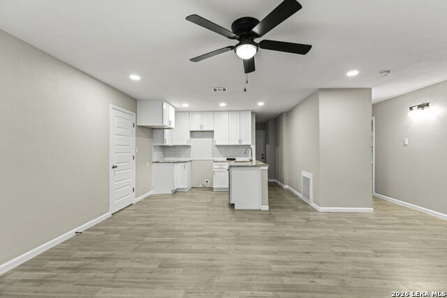 Image 21 of 29 For 9810 Eveningway