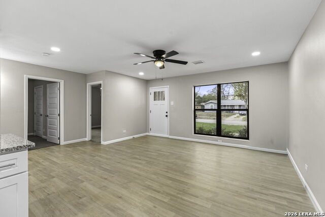 Image 22 of 29 For 9810 Eveningway