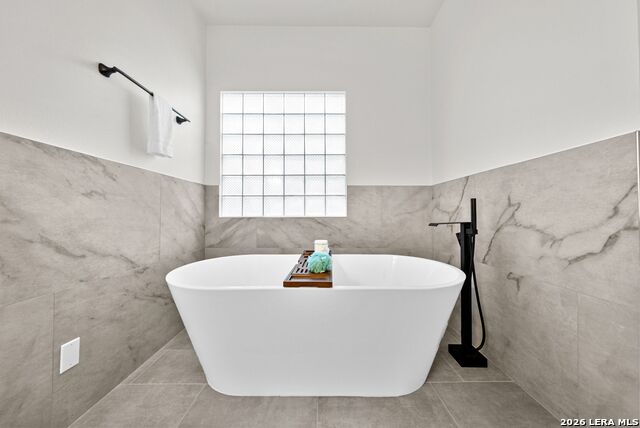 Image 23 of 41 For 55 Donore  