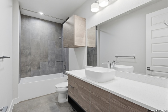 Image 16 of 35 For 1817 St Marys St N 102