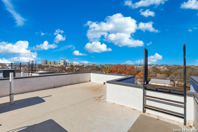 Image 24 of 35 For 1817 St Marys St N 102