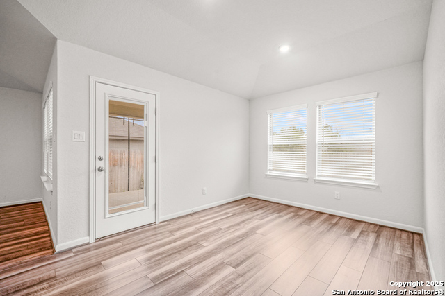 Listing photo id 16 for 11618 Mustang