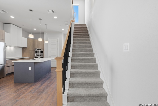 Image 13 of 35 For 1817 St Marys St N 301