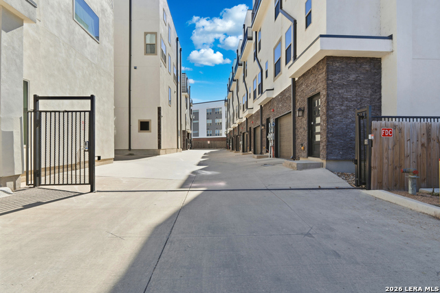 Image 3 of 35 For 1817 St Marys St N 301