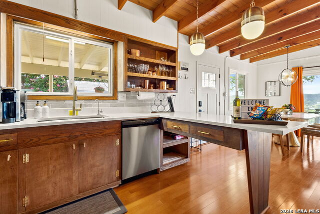 Image 14 of 44 For 951 Hill Top