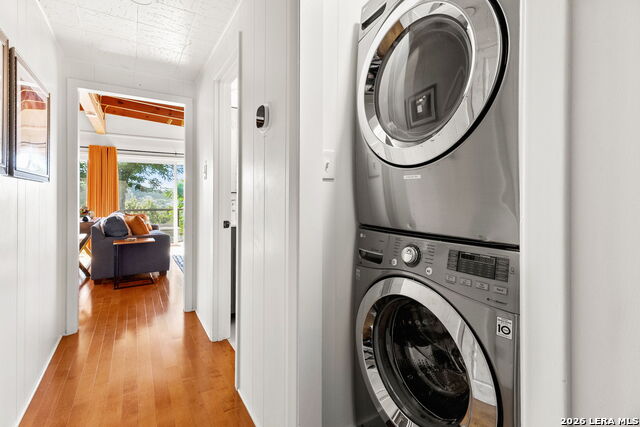 Image 18 of 44 For 951 Hill Top