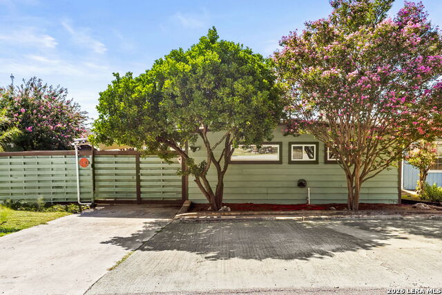 Image 2 of 44 For 951 Hill Top