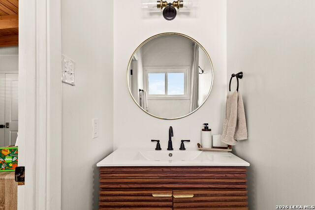 Image 23 of 44 For 951 Hill Top