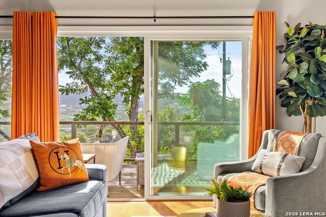 Image 9 of 44 For 951 Hill Top