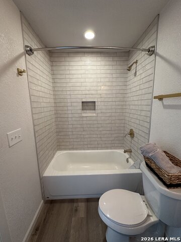 Image 17 of 21 For 715 Walnut  