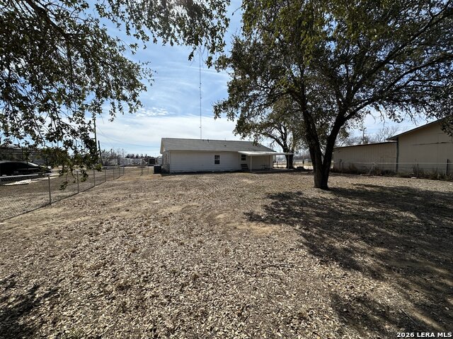 Image 18 of 21 For 715 Walnut  