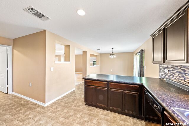 Image 8 of 24 For 7454 Bluebonnet Bay