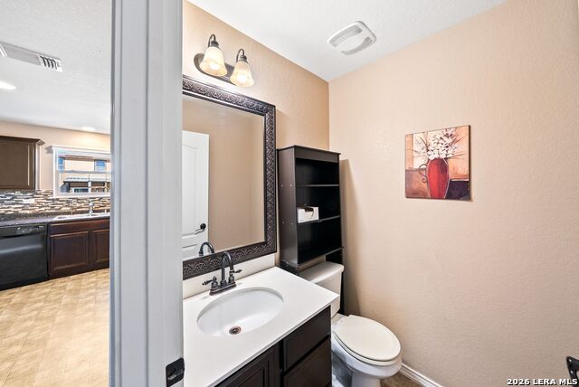 Image 9 of 24 For 7454 Bluebonnet Bay