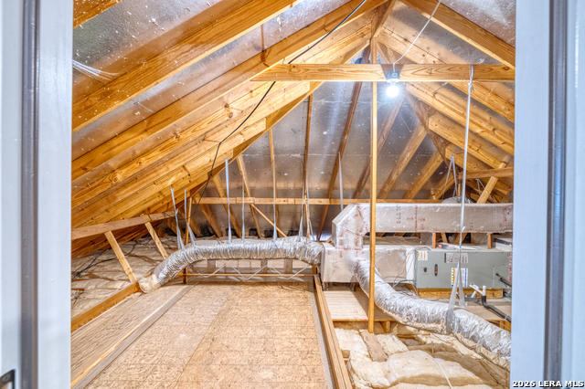 Image 28 of 37 For 106 Sutton Pl.