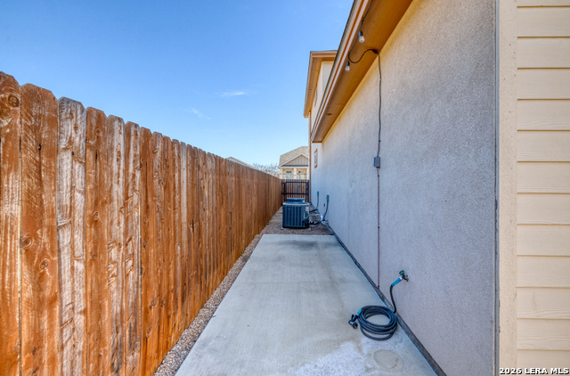 Image 30 of 37 For 106 Sutton Pl.