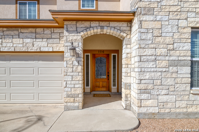 Image 4 of 37 For 106 Sutton Pl.