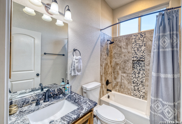 Image 7 of 37 For 106 Sutton Pl.