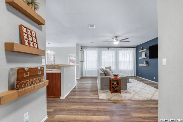 Listing photo id 2 for 776 San Luis