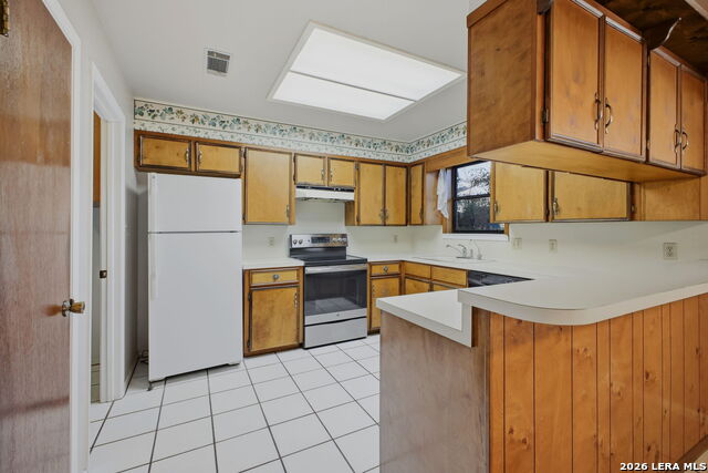 Image 11 of 39 For 10 Broken Ski Circle