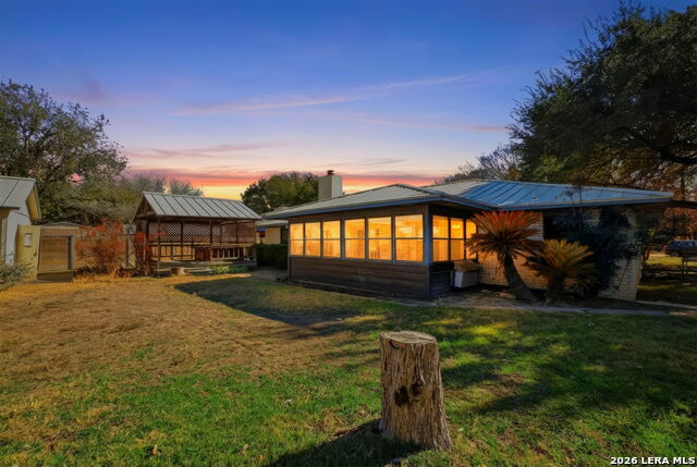 Image 28 of 39 For 10 Broken Ski Circle