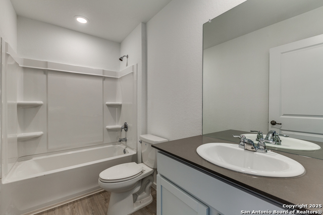 Image 23 of 24 For 11715 Blasting Way